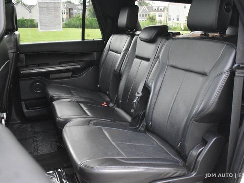 Used 2018 Ford Expedition Max XLT w/ Equipment Group 202A AWD/4WD image 14