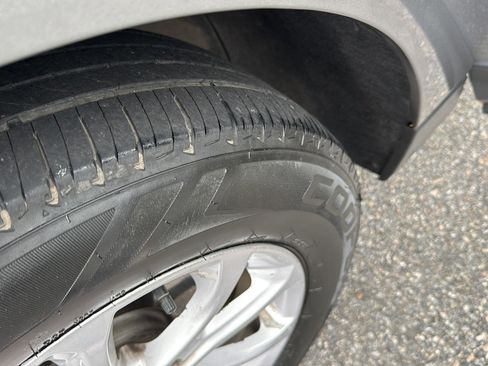 Used 2019 Chevrolet Equinox LT image 34