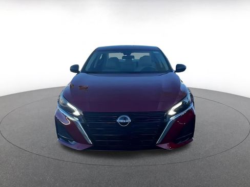 Used 2025 Nissan Altima 2.5 SV image 4