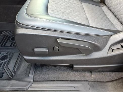 Used 2020 Chevrolet Colorado Z71 AWD/4WD image 5