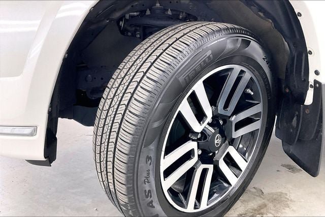 Used 2021 Toyota 4Runner Limited AWD/4WD image 34