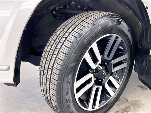 Used 2021 Toyota 4Runner Limited AWD/4WD image 34