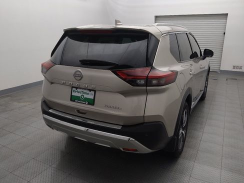 Used 2023 Nissan Rogue Platinum FWD image 7