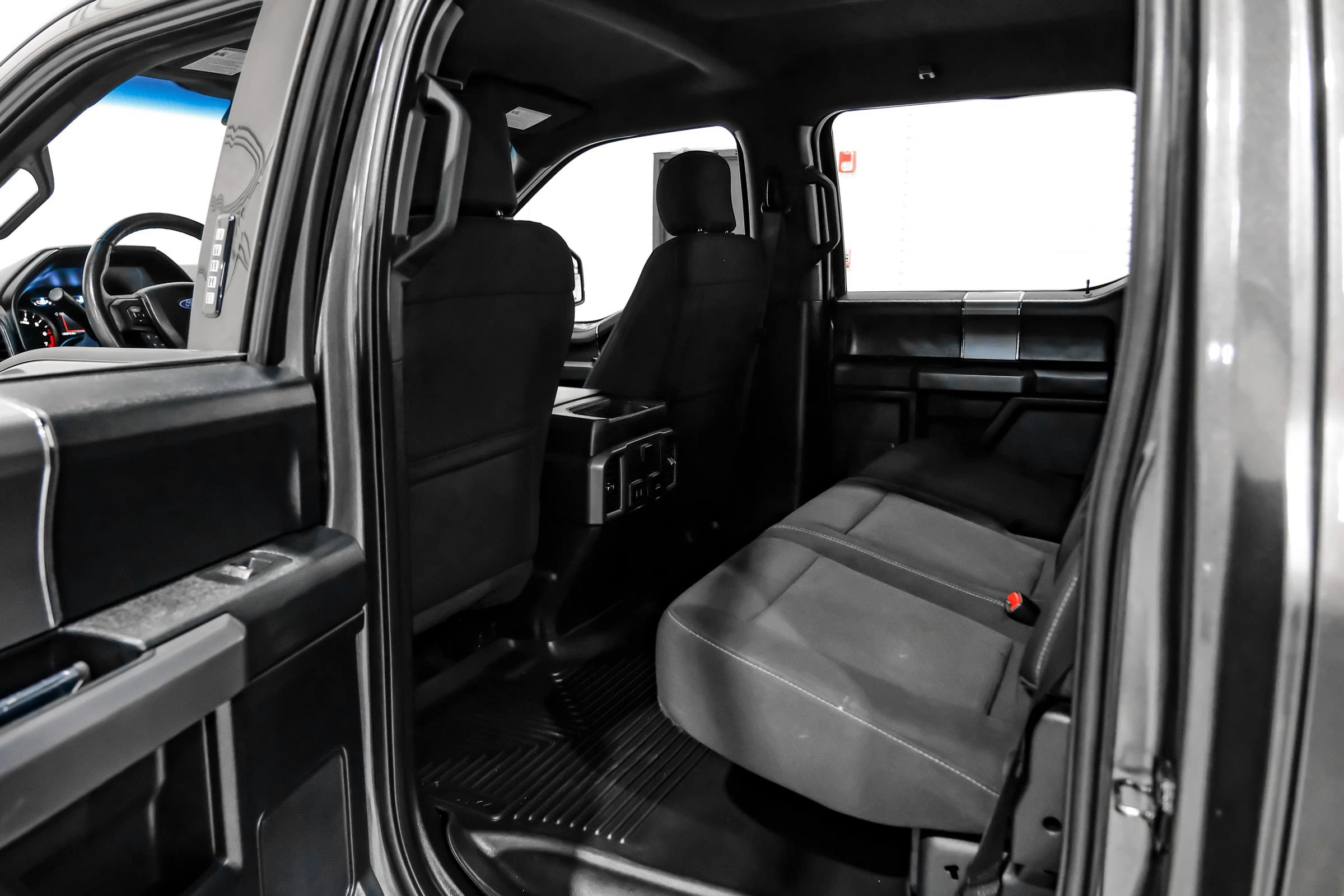 Used 2017 Ford F150 XLT w/ Equipment Group 302A Luxury AWD/4WD image 47
