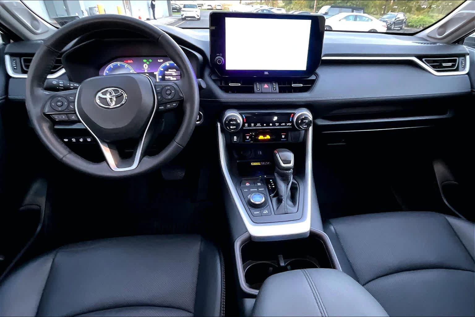 Used 2023 Toyota RAV4 Limited AWD/4WD image 7
