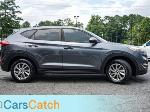 Used 2017 Hyundai Tucson SE FWD image 2
