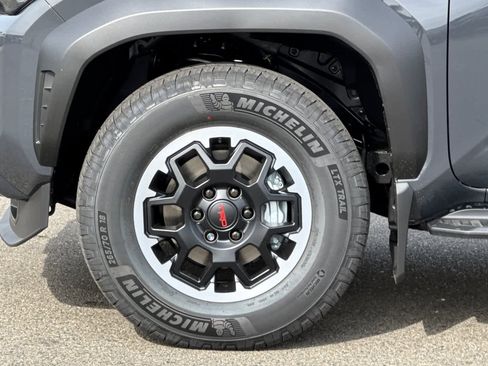 New 2026 Toyota 4Runner TRD Off-Road Premium AWD/4WD image 32