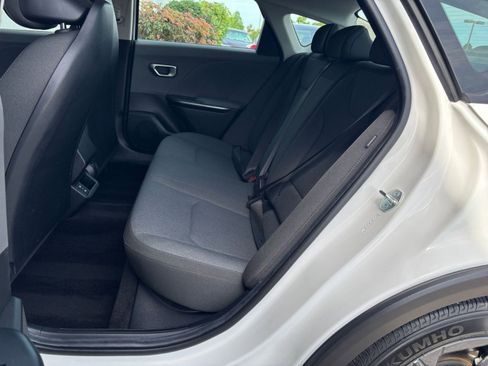 Used 2025 Kia K4 LXS FWD image 38