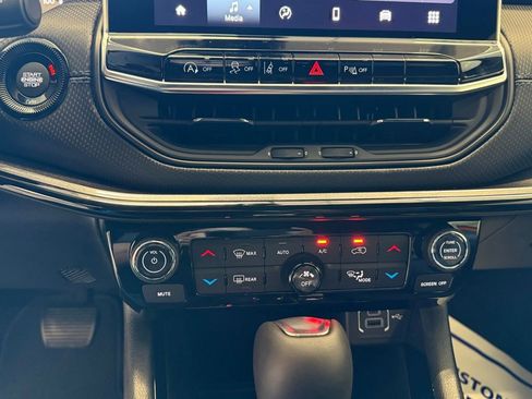 New 2026 Jeep Compass Limited image 24