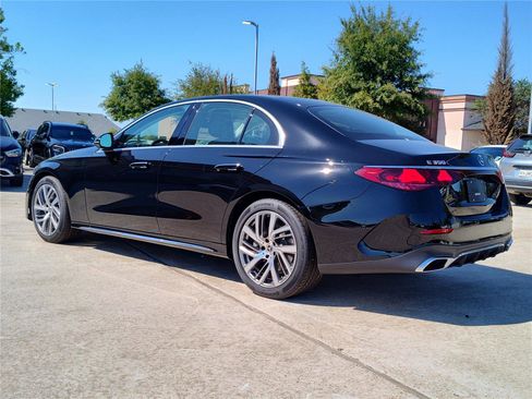 New 2026 Mercedes-Benz E 350 4MATIC Sedan image 3