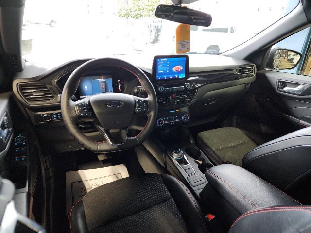 Used 2025 Ford Escape ST-Line AWD/4WD image 2