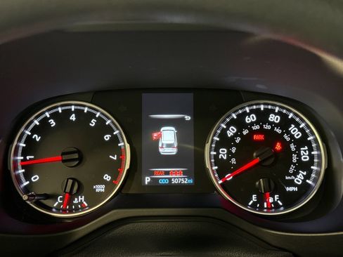 Used 2022 Toyota RAV4 LE AWD/4WD image 21