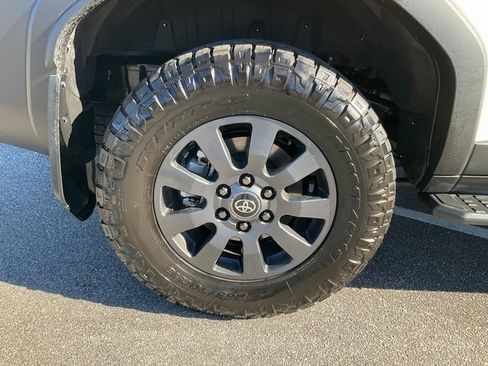 Used 2024 Toyota Land Cruiser image 25