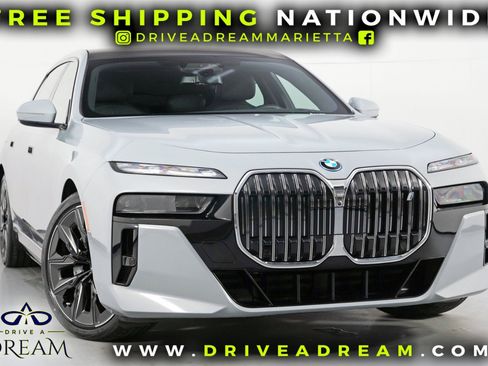 Used 2023 BMW i7 xDrive60 w/ Executive Package 2 AWD/4WD image 2