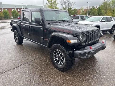 Used 2025 Jeep Gladiator Rubicon w/ Convenience Group AWD/4WD image 2