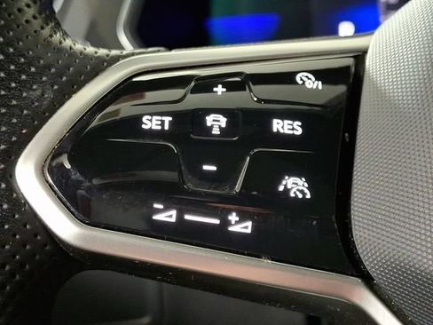 Used 2022 Volkswagen Tiguan SE R-Line AWD/4WD image 21