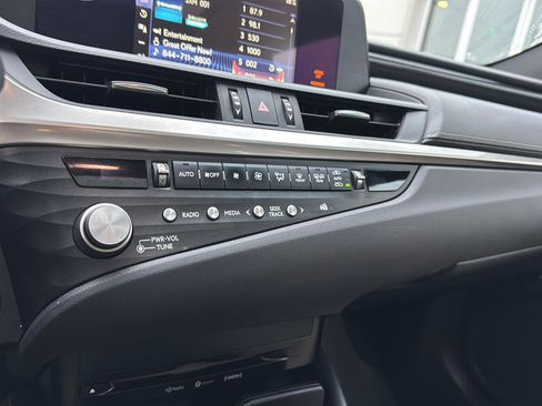 Certified 2021 Lexus ES 350 w/ Accessory Package image 22