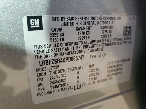 Used 2023 Buick Envision Avenir AWD/4WD image 41