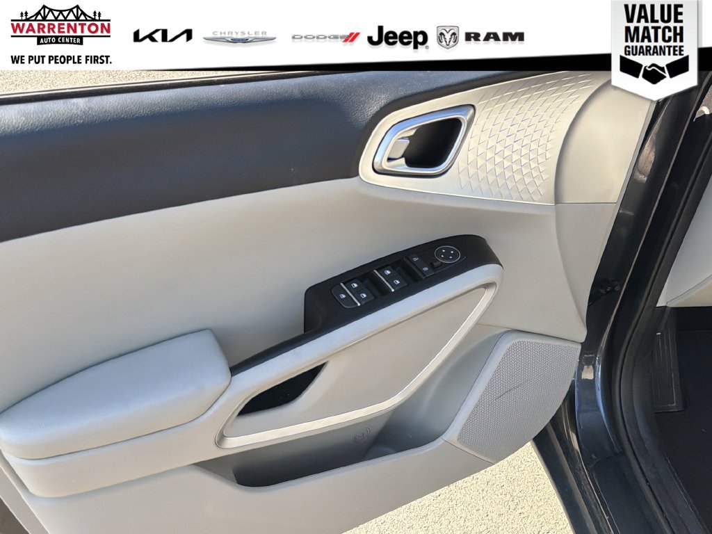 Used 2022 Kia Soul LX FWD image 16