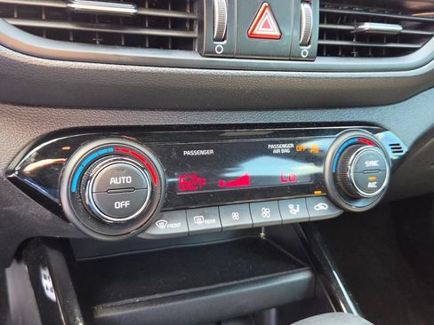 Used 2022 Kia Forte GT-Line w/ GT-Line Technology Package FWD image 19