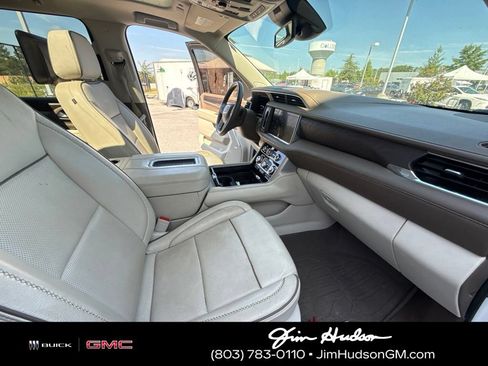 Used 2023 GMC Yukon XL Denali AWD/4WD image 10