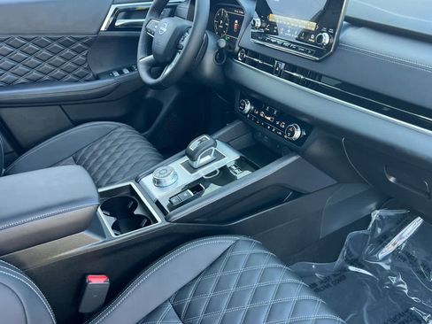 New 2026 Nissan Rogue Platinum image 20