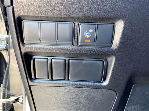 Used 2022 Nissan Armada SV RWD image 33