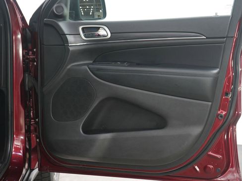 Used 2021 Jeep Grand Cherokee Limited w/ Trailer Tow Group IV image 12