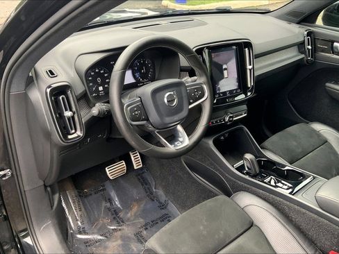 Used 2020 Volvo XC40 T5 R-Design AWD/4WD image 16