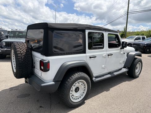 Used 2018 Jeep Wrangler Unlimited Sport S AWD/4WD image 11