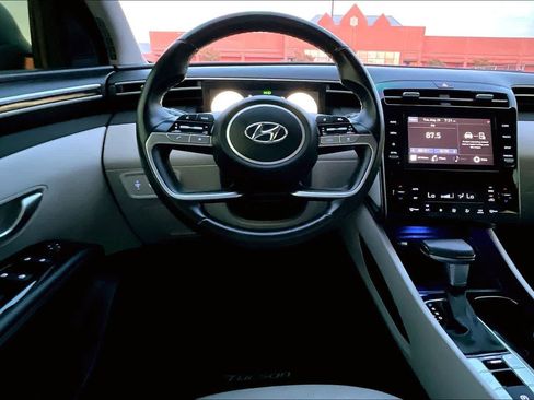 Used 2022 Hyundai Tucson SEL w/ Convenience + Premium Package FWD image 12