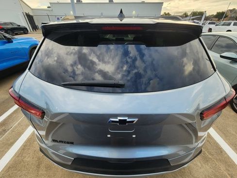 Used 2024 Chevrolet Blazer LT w/ Convenience Package FWD image 5