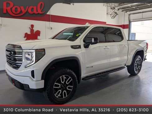 Used 2024 GMC Sierra 1500 AT4 w/ Technology Package AWD/4WD image 1