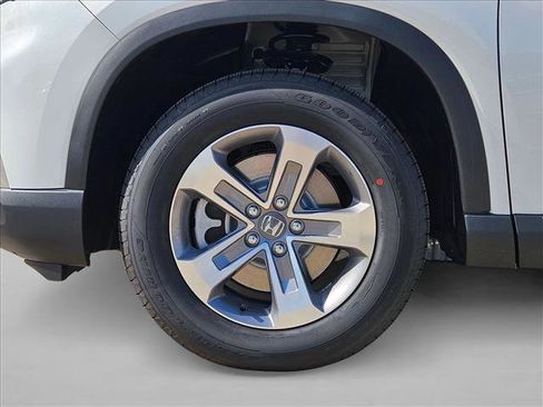 Used 2025 Honda Pilot EX-L image 10