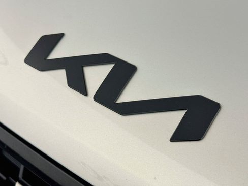 Used 2025 Kia Carnival SX Prestige FWD image 37