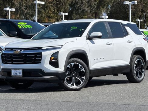 Used 2026 Chevrolet Equinox LT w/ Convenience Package II AWD/4WD image 9