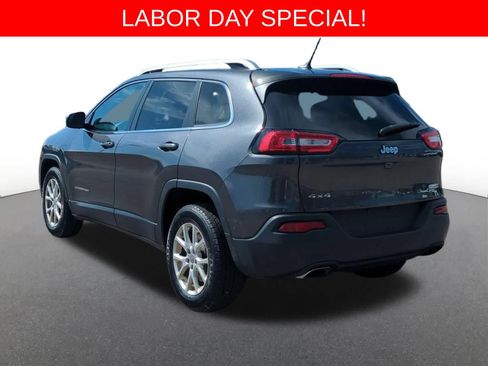 Used 2016 Jeep Cherokee Latitude w/ Cold Weather Group AWD/4WD image 4
