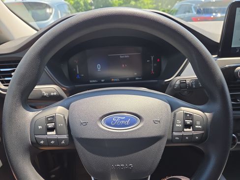 Used 2025 Ford Escape Active AWD/4WD image 10