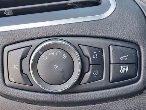 Used 2024 Ford Edge Titanium image 19