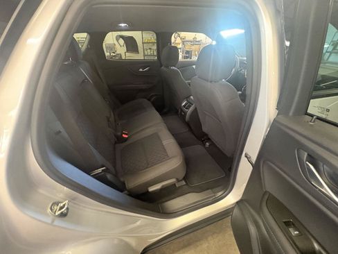 Used 2021 Chevrolet Blazer LT FWD image 16