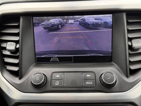 Used 2020 GMC Acadia SLE w/ Driver Convenience Package FWD image 16
