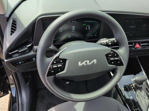 New 2026 Kia Niro LX FWD image 11