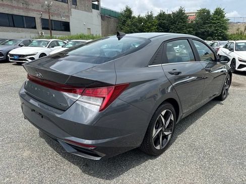 Used 2023 Hyundai Elantra Limited FWD image 18