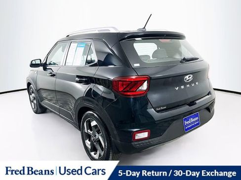 Used 2023 Hyundai Venue SEL image 6
