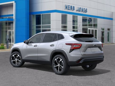 New 2026 Chevrolet Trax RS image 3