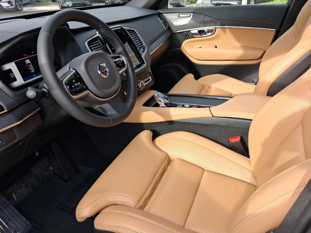 Used 2024 Volvo XC90 B6 Ultimate AWD/4WD image 13