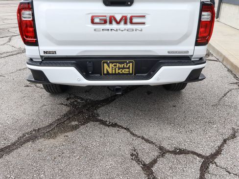 Used 2024 GMC Canyon Elevation w/ Convenience Package AWD/4WD image 13