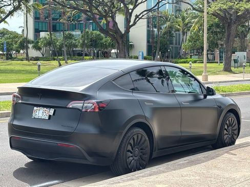 Used 2022 Tesla Model Y Long Range image 5