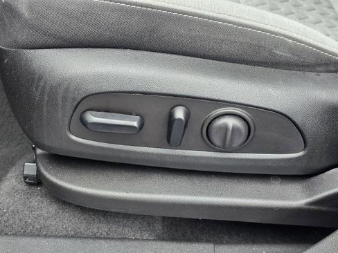 Used 2023 Chevrolet Equinox LT image 17