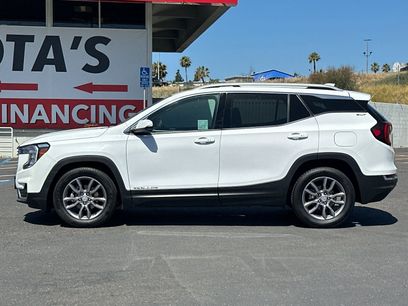 Used 2024 GMC Terrain SLT